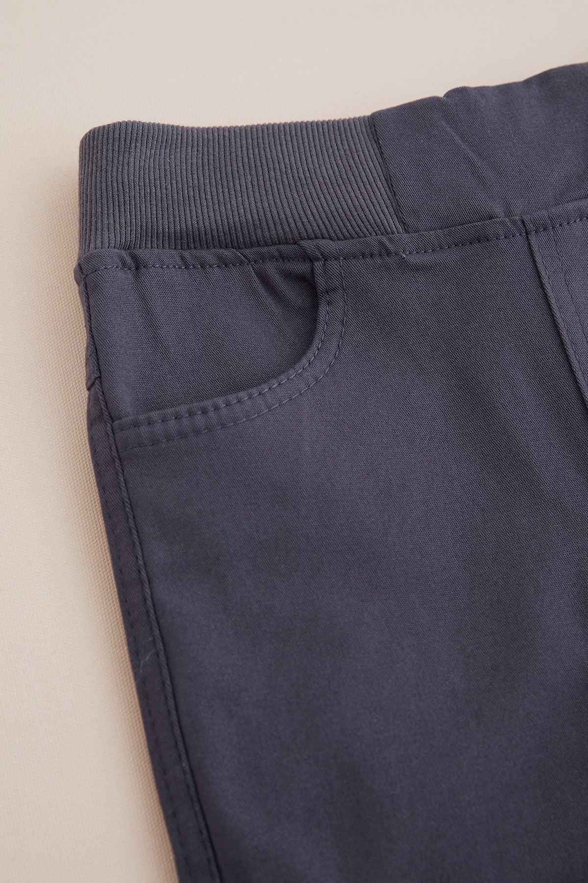 Beli Bağcıklı Gabardin Kumaş Unisex Çocuk Pantolon 5