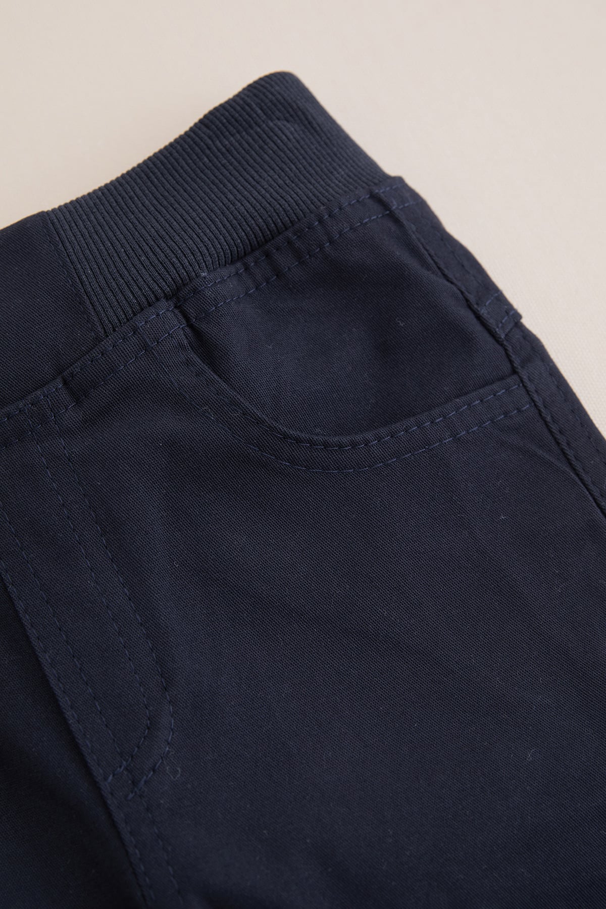 Beli Bağcıklı Gabardin Kumaş Unisex Çocuk Pantolon 4