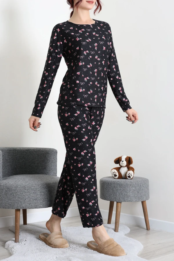 Süet Alt Üst Aynı Pijama Takımı Siyahçiçekli 3