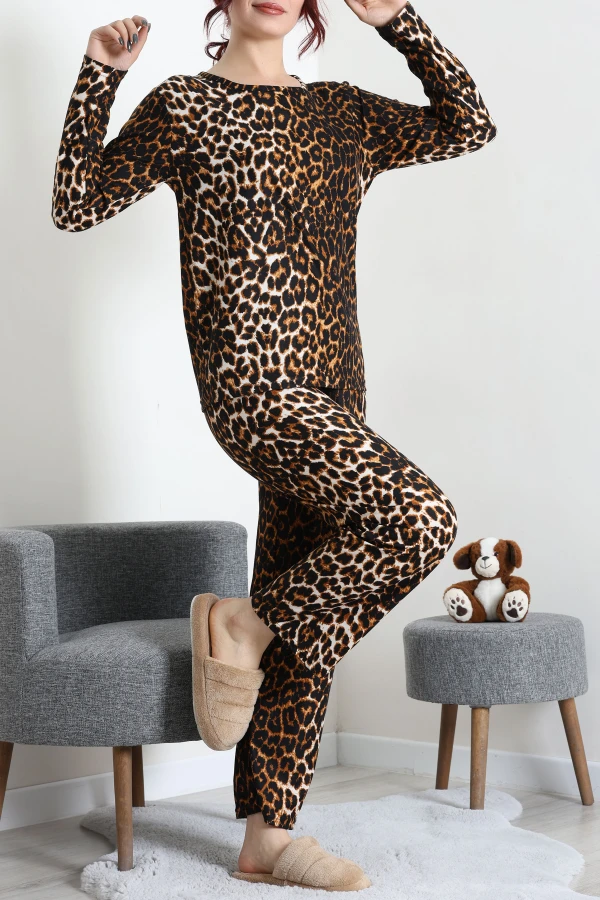 Süet Alt Üst Aynı Pijama Takımı Leopar 4