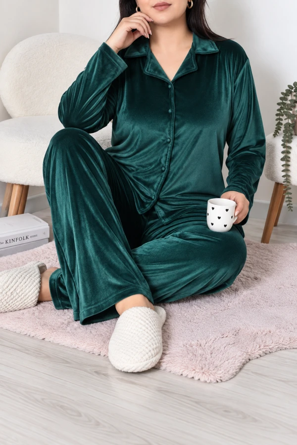 Fransız Kadife Büyük Beden Düğmeli Pijama Takımı Zümrüt