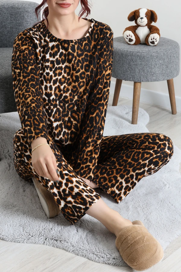 Süet Alt Üst Aynı Pijama Takımı Leopar 3