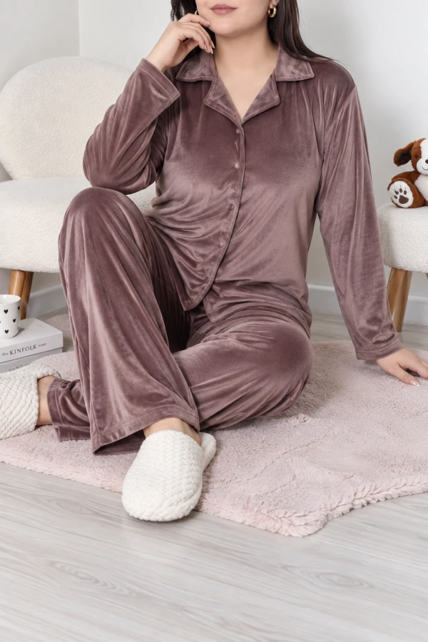 Fransız Kadife Büyük Beden Düğmeli Pijama Takımı Kahve