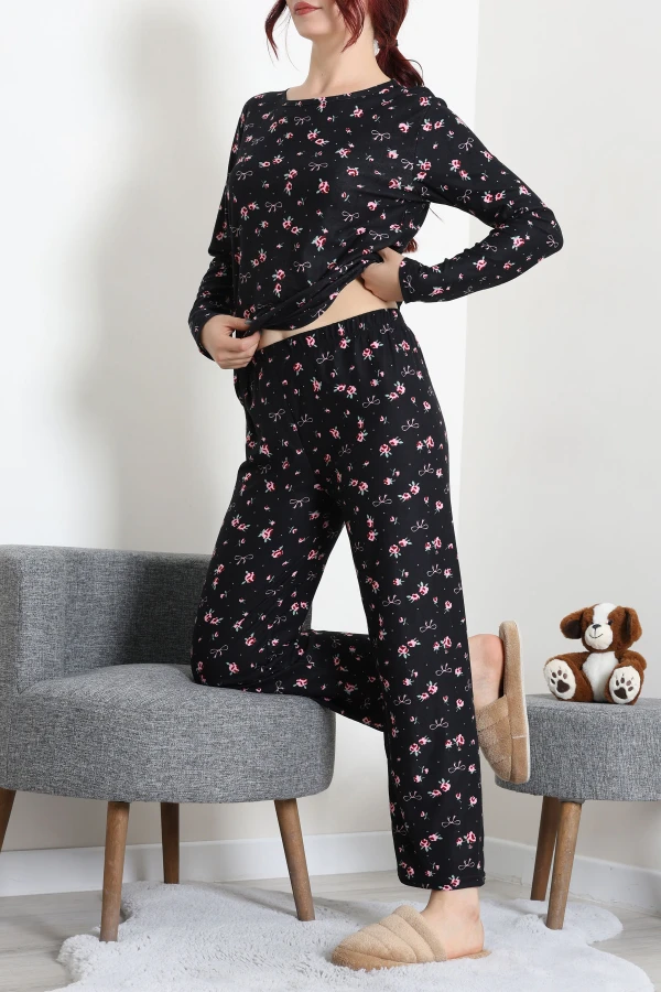 Süet Alt Üst Aynı Pijama Takımı Siyahçiçekli 4