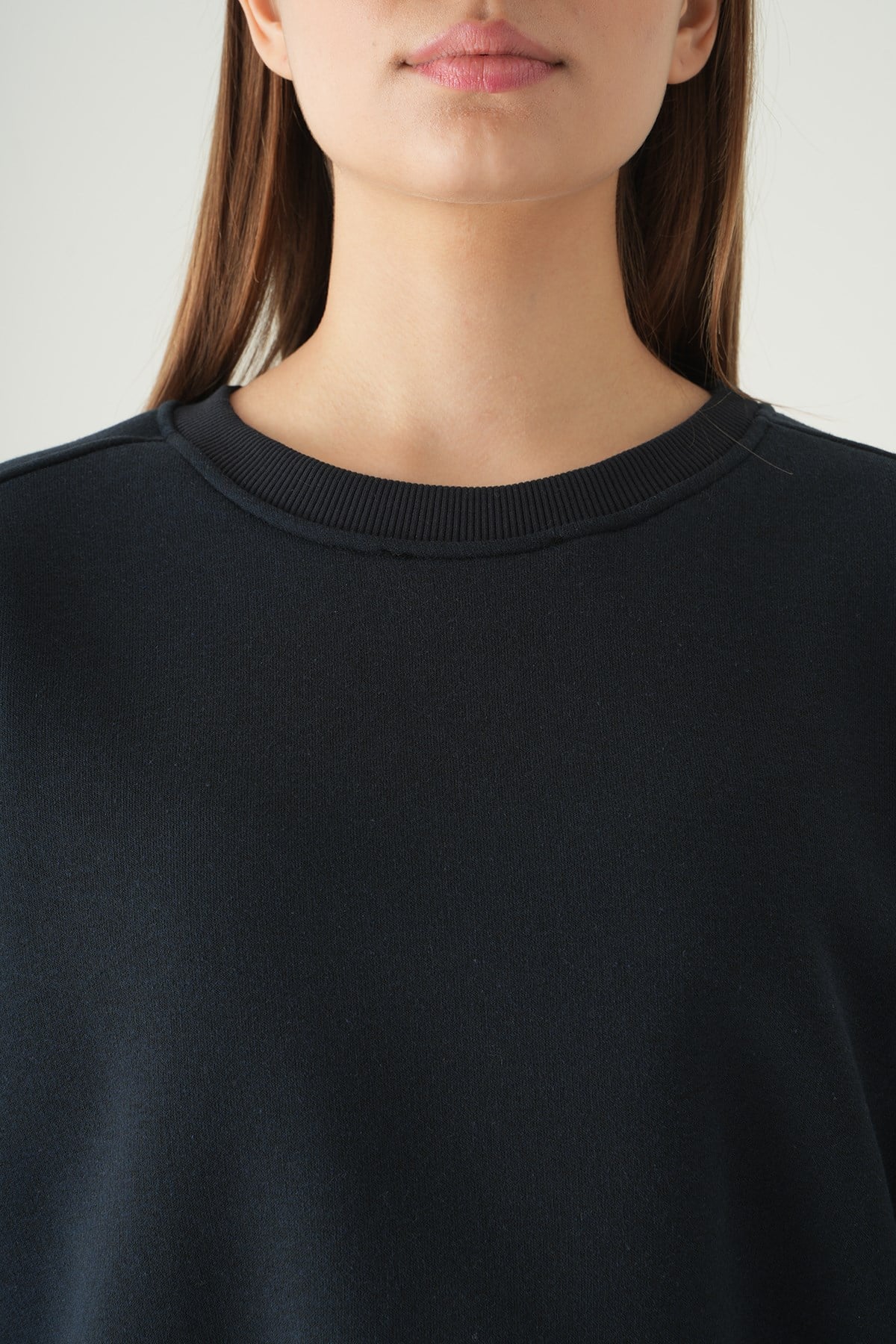 Kadın Pamuklu İçi Polarlı Oversize Yuvarlak Yakalı Laci Sweatshirt 9152M 4