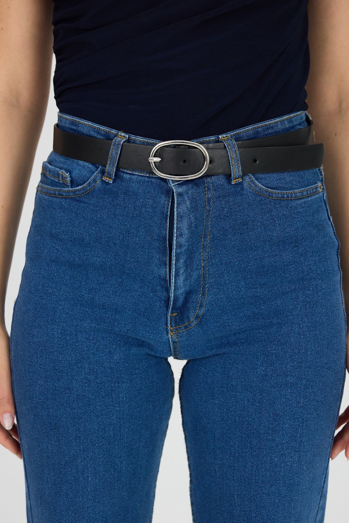 Siyah Oval Tokalı Gümüş Detaylı Kemer 429